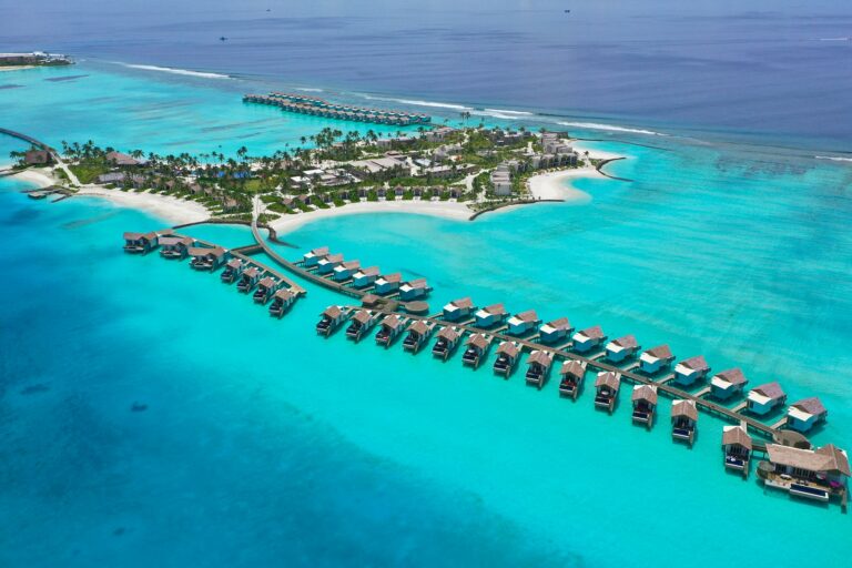 Weixin Pay makes its way to CROSSROADS Maldives resorts