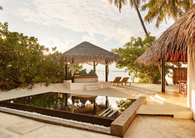 Glasgow Declaration Signed by Sun Siyam Iru Fushi. Photo Credit: Sun Siyam Resorts via Google Images Glasgow Declaration Signed by Sun Siyam Iru Fushi. Photo Credit: Sun Siyam Resorts via Google Images