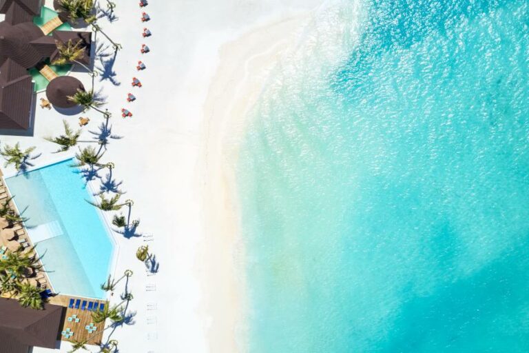 Sun Siyam Olhuveli Upgrades Deluxe Rooms & Sets Pool Record. Photo Credit: travelescapesmaldives.com via Google Images